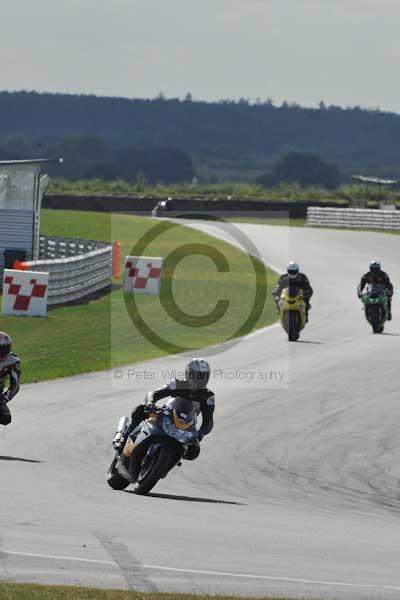 Motorcycle action photographs;Trackday digital images;event digital images;eventdigitalimages;no limits trackday;peter wileman photography;snetterton;snetterton circuit norfolk;snetterton photographs;trackday;trackday photos