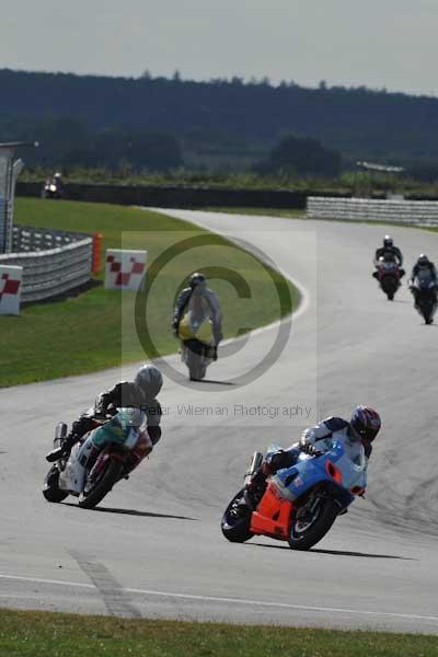 Motorcycle action photographs;Trackday digital images;event digital images;eventdigitalimages;no limits trackday;peter wileman photography;snetterton;snetterton circuit norfolk;snetterton photographs;trackday;trackday photos