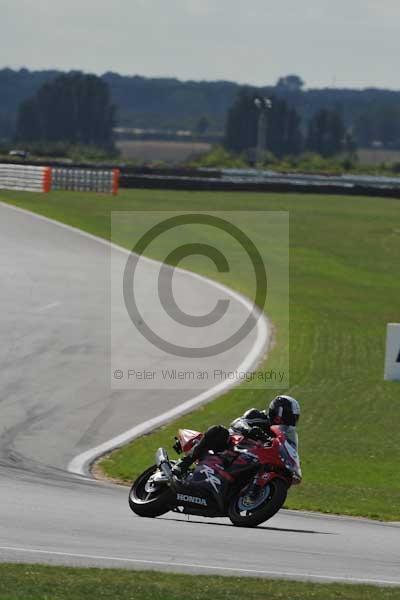 Motorcycle action photographs;Trackday digital images;event digital images;eventdigitalimages;no limits trackday;peter wileman photography;snetterton;snetterton circuit norfolk;snetterton photographs;trackday;trackday photos