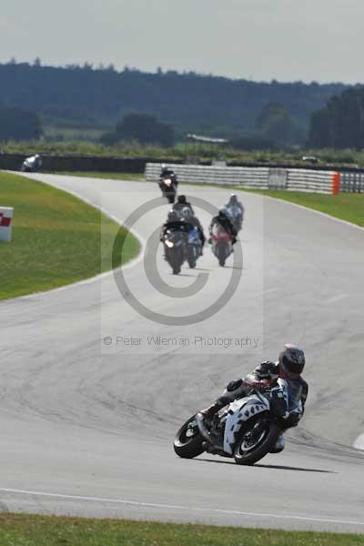 Motorcycle action photographs;Trackday digital images;event digital images;eventdigitalimages;no limits trackday;peter wileman photography;snetterton;snetterton circuit norfolk;snetterton photographs;trackday;trackday photos