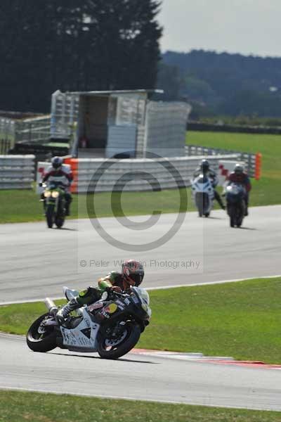Motorcycle action photographs;Trackday digital images;event digital images;eventdigitalimages;no limits trackday;peter wileman photography;snetterton;snetterton circuit norfolk;snetterton photographs;trackday;trackday photos