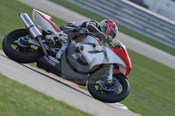 Motorcycle action photographs;Trackday digital images;event digital images;eventdigitalimages;no limits trackday;peter wileman photography;snetterton;snetterton circuit norfolk;snetterton photographs;trackday;trackday photos