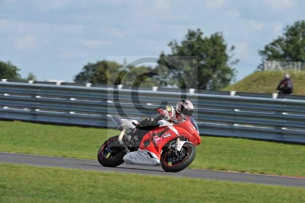 Motorcycle action photographs;Trackday digital images;event digital images;eventdigitalimages;no limits trackday;peter wileman photography;snetterton;snetterton circuit norfolk;snetterton photographs;trackday;trackday photos