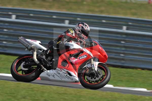 Motorcycle action photographs;Trackday digital images;event digital images;eventdigitalimages;no limits trackday;peter wileman photography;snetterton;snetterton circuit norfolk;snetterton photographs;trackday;trackday photos