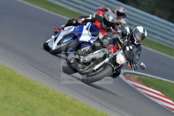 Motorcycle action photographs;Trackday digital images;event digital images;eventdigitalimages;no limits trackday;peter wileman photography;snetterton;snetterton circuit norfolk;snetterton photographs;trackday;trackday photos