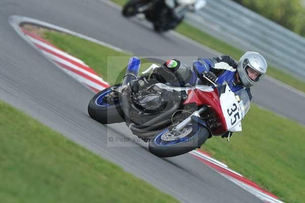 Motorcycle action photographs;Trackday digital images;event digital images;eventdigitalimages;no limits trackday;peter wileman photography;snetterton;snetterton circuit norfolk;snetterton photographs;trackday;trackday photos