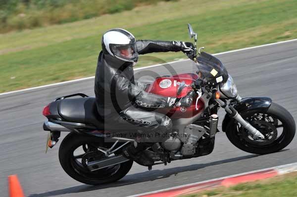Motorcycle action photographs;Trackday digital images;event digital images;eventdigitalimages;no limits trackday;peter wileman photography;snetterton;snetterton circuit norfolk;snetterton photographs;trackday;trackday photos