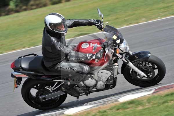 Motorcycle action photographs;Trackday digital images;event digital images;eventdigitalimages;no limits trackday;peter wileman photography;snetterton;snetterton circuit norfolk;snetterton photographs;trackday;trackday photos