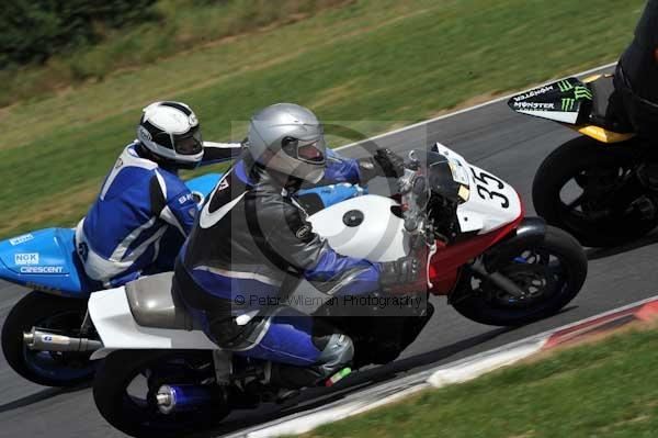 Motorcycle action photographs;Trackday digital images;event digital images;eventdigitalimages;no limits trackday;peter wileman photography;snetterton;snetterton circuit norfolk;snetterton photographs;trackday;trackday photos