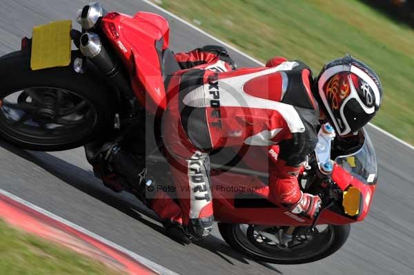 Motorcycle action photographs;Trackday digital images;event digital images;eventdigitalimages;no limits trackday;peter wileman photography;snetterton;snetterton circuit norfolk;snetterton photographs;trackday;trackday photos