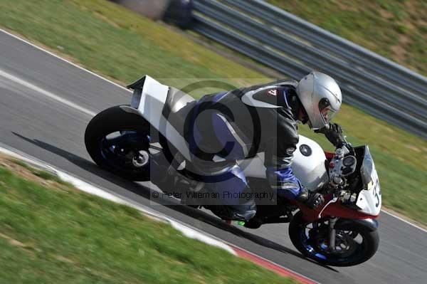 Motorcycle action photographs;Trackday digital images;event digital images;eventdigitalimages;no limits trackday;peter wileman photography;snetterton;snetterton circuit norfolk;snetterton photographs;trackday;trackday photos