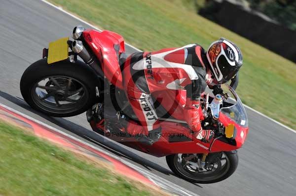 Motorcycle action photographs;Trackday digital images;event digital images;eventdigitalimages;no limits trackday;peter wileman photography;snetterton;snetterton circuit norfolk;snetterton photographs;trackday;trackday photos