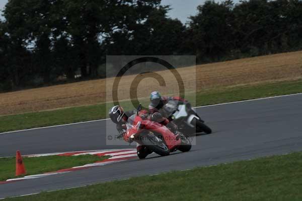 Motorcycle action photographs;Trackday digital images;event digital images;eventdigitalimages;no limits trackday;peter wileman photography;snetterton;snetterton circuit norfolk;snetterton photographs;trackday;trackday photos