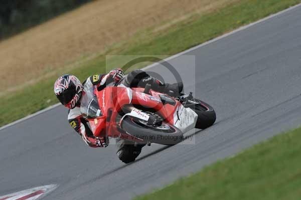 Motorcycle action photographs;Trackday digital images;event digital images;eventdigitalimages;no limits trackday;peter wileman photography;snetterton;snetterton circuit norfolk;snetterton photographs;trackday;trackday photos