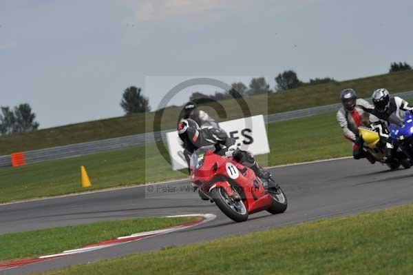 Motorcycle action photographs;Trackday digital images;event digital images;eventdigitalimages;no limits trackday;peter wileman photography;snetterton;snetterton circuit norfolk;snetterton photographs;trackday;trackday photos