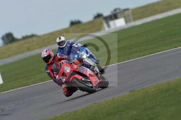 Motorcycle action photographs;Trackday digital images;event digital images;eventdigitalimages;no limits trackday;peter wileman photography;snetterton;snetterton circuit norfolk;snetterton photographs;trackday;trackday photos