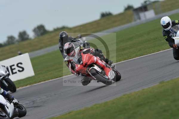Motorcycle action photographs;Trackday digital images;event digital images;eventdigitalimages;no limits trackday;peter wileman photography;snetterton;snetterton circuit norfolk;snetterton photographs;trackday;trackday photos