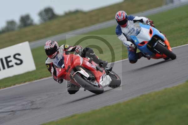 Motorcycle action photographs;Trackday digital images;event digital images;eventdigitalimages;no limits trackday;peter wileman photography;snetterton;snetterton circuit norfolk;snetterton photographs;trackday;trackday photos