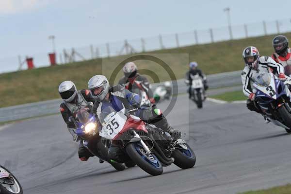 Motorcycle action photographs;Trackday digital images;event digital images;eventdigitalimages;no limits trackday;peter wileman photography;snetterton;snetterton circuit norfolk;snetterton photographs;trackday;trackday photos