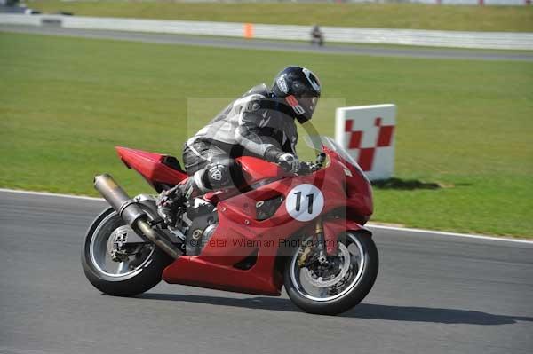 Motorcycle action photographs;Trackday digital images;event digital images;eventdigitalimages;no limits trackday;peter wileman photography;snetterton;snetterton circuit norfolk;snetterton photographs;trackday;trackday photos