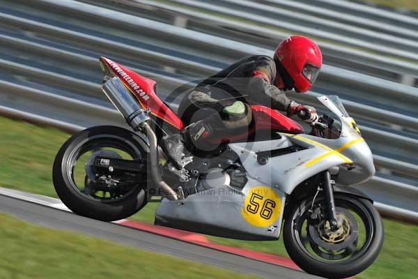 Motorcycle action photographs;Trackday digital images;event digital images;eventdigitalimages;no limits trackday;peter wileman photography;snetterton;snetterton circuit norfolk;snetterton photographs;trackday;trackday photos