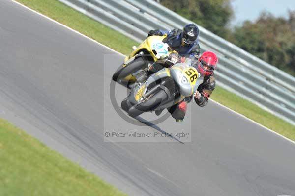 Motorcycle action photographs;Trackday digital images;event digital images;eventdigitalimages;no limits trackday;peter wileman photography;snetterton;snetterton circuit norfolk;snetterton photographs;trackday;trackday photos