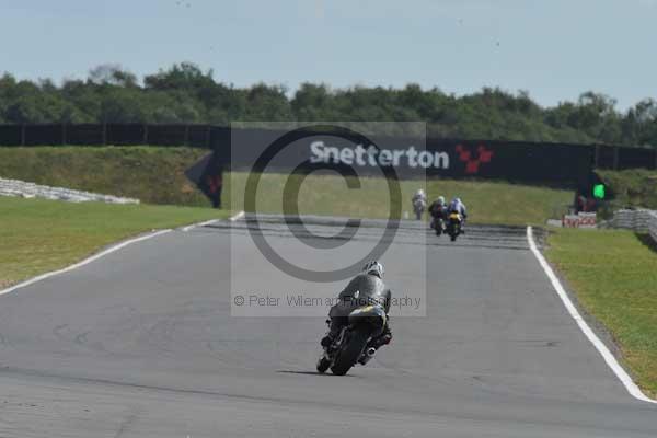 Motorcycle action photographs;Trackday digital images;event digital images;eventdigitalimages;no limits trackday;peter wileman photography;snetterton;snetterton circuit norfolk;snetterton photographs;trackday;trackday photos