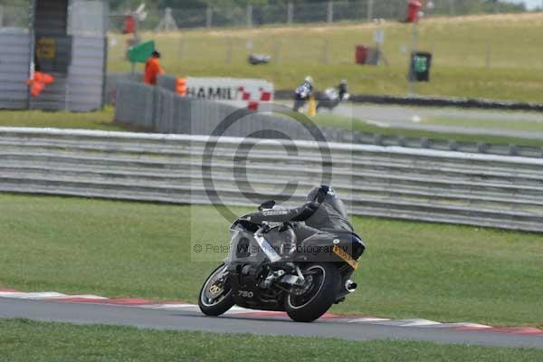 Motorcycle action photographs;Trackday digital images;event digital images;eventdigitalimages;no limits trackday;peter wileman photography;snetterton;snetterton circuit norfolk;snetterton photographs;trackday;trackday photos