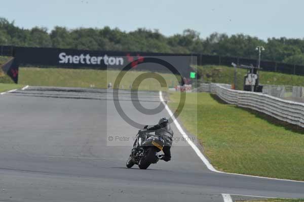 Motorcycle action photographs;Trackday digital images;event digital images;eventdigitalimages;no limits trackday;peter wileman photography;snetterton;snetterton circuit norfolk;snetterton photographs;trackday;trackday photos