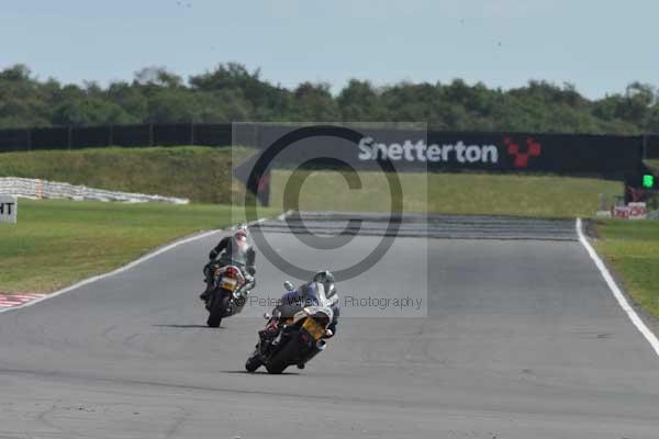 Motorcycle action photographs;Trackday digital images;event digital images;eventdigitalimages;no limits trackday;peter wileman photography;snetterton;snetterton circuit norfolk;snetterton photographs;trackday;trackday photos