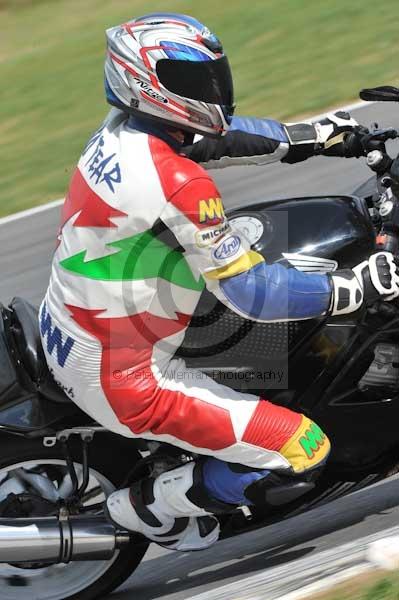 Motorcycle action photographs;Trackday digital images;event digital images;eventdigitalimages;no limits trackday;peter wileman photography;snetterton;snetterton circuit norfolk;snetterton photographs;trackday;trackday photos