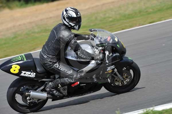 Motorcycle action photographs;Trackday digital images;event digital images;eventdigitalimages;no limits trackday;peter wileman photography;snetterton;snetterton circuit norfolk;snetterton photographs;trackday;trackday photos