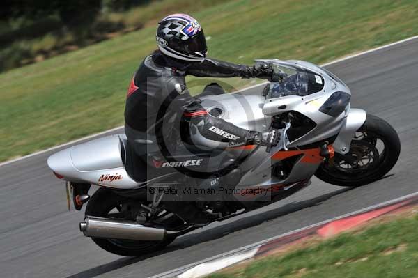 Motorcycle action photographs;Trackday digital images;event digital images;eventdigitalimages;no limits trackday;peter wileman photography;snetterton;snetterton circuit norfolk;snetterton photographs;trackday;trackday photos