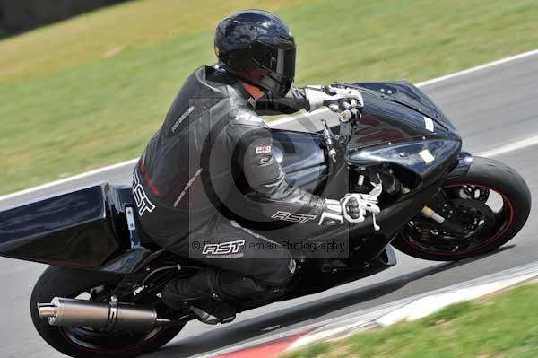 Motorcycle action photographs;Trackday digital images;event digital images;eventdigitalimages;no limits trackday;peter wileman photography;snetterton;snetterton circuit norfolk;snetterton photographs;trackday;trackday photos