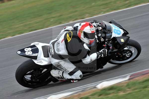 Motorcycle action photographs;Trackday digital images;event digital images;eventdigitalimages;no limits trackday;peter wileman photography;snetterton;snetterton circuit norfolk;snetterton photographs;trackday;trackday photos