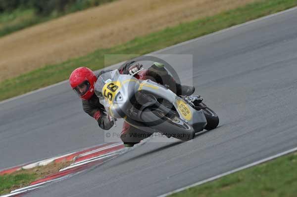 Motorcycle action photographs;Trackday digital images;event digital images;eventdigitalimages;no limits trackday;peter wileman photography;snetterton;snetterton circuit norfolk;snetterton photographs;trackday;trackday photos