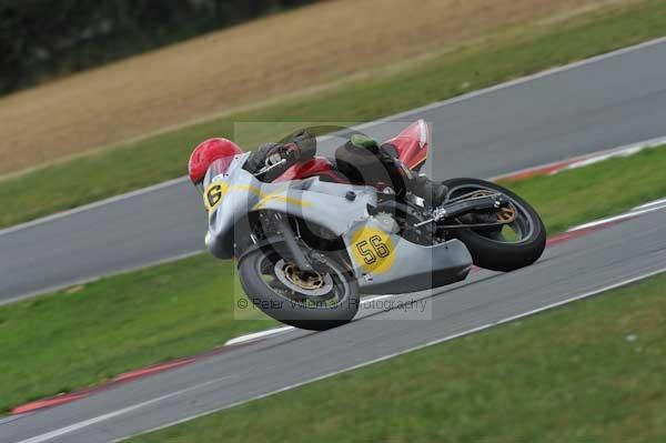Motorcycle action photographs;Trackday digital images;event digital images;eventdigitalimages;no limits trackday;peter wileman photography;snetterton;snetterton circuit norfolk;snetterton photographs;trackday;trackday photos