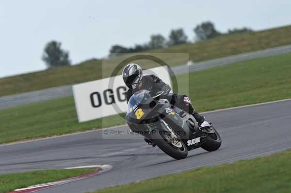 Motorcycle action photographs;Trackday digital images;event digital images;eventdigitalimages;no limits trackday;peter wileman photography;snetterton;snetterton circuit norfolk;snetterton photographs;trackday;trackday photos