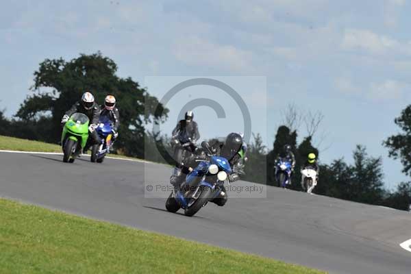 Motorcycle action photographs;Trackday digital images;event digital images;eventdigitalimages;no limits trackday;peter wileman photography;snetterton;snetterton circuit norfolk;snetterton photographs;trackday;trackday photos