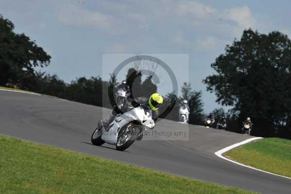Motorcycle action photographs;Trackday digital images;event digital images;eventdigitalimages;no limits trackday;peter wileman photography;snetterton;snetterton circuit norfolk;snetterton photographs;trackday;trackday photos