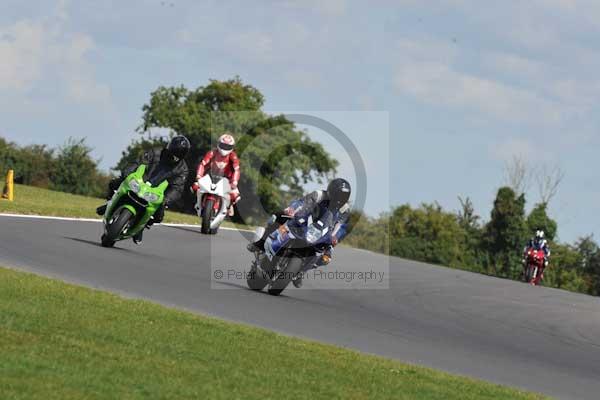 Motorcycle action photographs;Trackday digital images;event digital images;eventdigitalimages;no limits trackday;peter wileman photography;snetterton;snetterton circuit norfolk;snetterton photographs;trackday;trackday photos