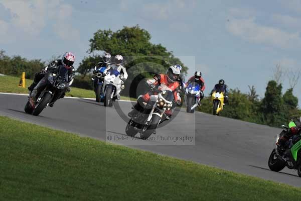 Motorcycle action photographs;Trackday digital images;event digital images;eventdigitalimages;no limits trackday;peter wileman photography;snetterton;snetterton circuit norfolk;snetterton photographs;trackday;trackday photos