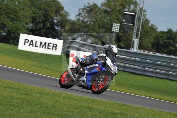 Motorcycle action photographs;Trackday digital images;event digital images;eventdigitalimages;no limits trackday;peter wileman photography;snetterton;snetterton circuit norfolk;snetterton photographs;trackday;trackday photos