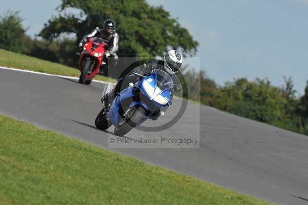 Motorcycle action photographs;Trackday digital images;event digital images;eventdigitalimages;no limits trackday;peter wileman photography;snetterton;snetterton circuit norfolk;snetterton photographs;trackday;trackday photos