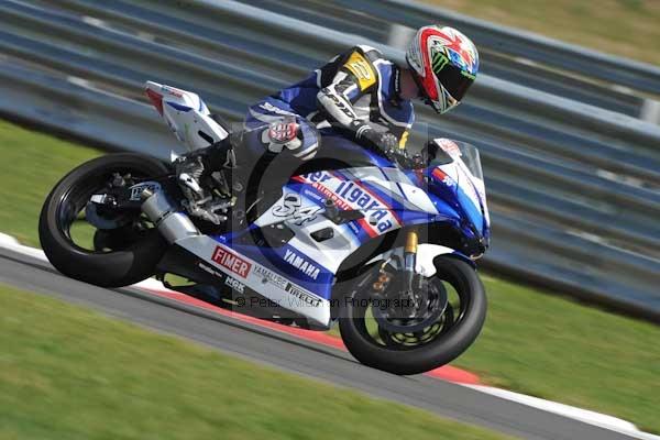 Motorcycle action photographs;Trackday digital images;event digital images;eventdigitalimages;no limits trackday;peter wileman photography;snetterton;snetterton circuit norfolk;snetterton photographs;trackday;trackday photos