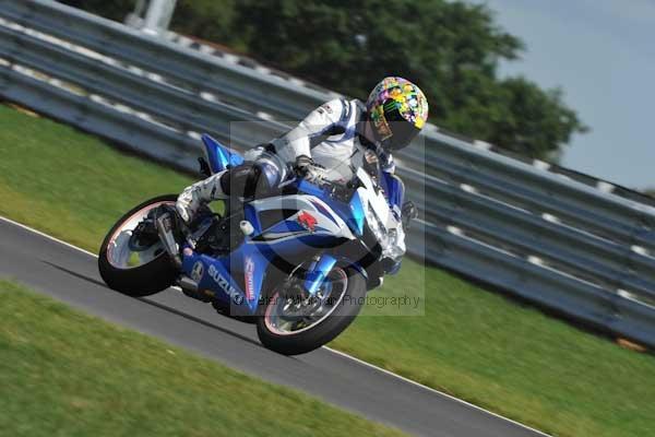 Motorcycle action photographs;Trackday digital images;event digital images;eventdigitalimages;no limits trackday;peter wileman photography;snetterton;snetterton circuit norfolk;snetterton photographs;trackday;trackday photos