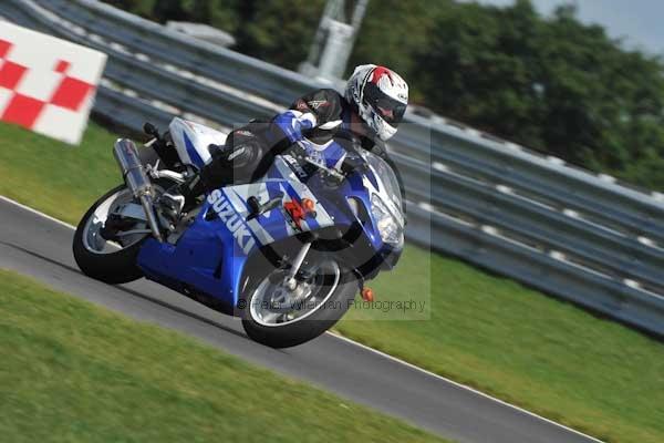 Motorcycle action photographs;Trackday digital images;event digital images;eventdigitalimages;no limits trackday;peter wileman photography;snetterton;snetterton circuit norfolk;snetterton photographs;trackday;trackday photos