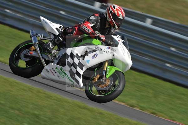 Motorcycle action photographs;Trackday digital images;event digital images;eventdigitalimages;no limits trackday;peter wileman photography;snetterton;snetterton circuit norfolk;snetterton photographs;trackday;trackday photos