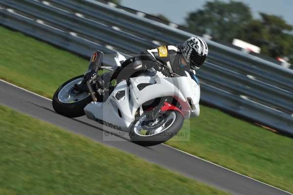 Motorcycle action photographs;Trackday digital images;event digital images;eventdigitalimages;no limits trackday;peter wileman photography;snetterton;snetterton circuit norfolk;snetterton photographs;trackday;trackday photos