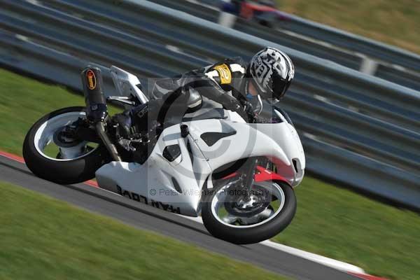 Motorcycle action photographs;Trackday digital images;event digital images;eventdigitalimages;no limits trackday;peter wileman photography;snetterton;snetterton circuit norfolk;snetterton photographs;trackday;trackday photos